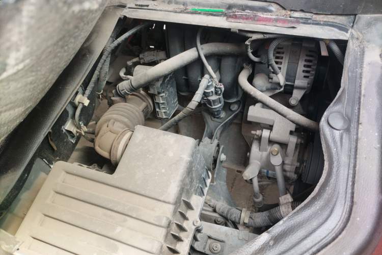 Used Wuling Rongguang S 2021 1.2L Base Model Window-Sealed 2-Seat LSI Car Engine Bay Right
