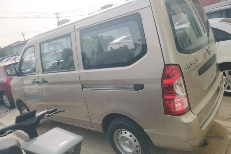 Used Wuling Rongguang S 2021 1.2L Base Model 7-Seater LSI Exterior 3