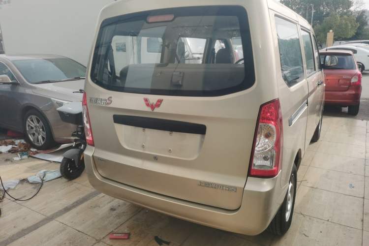 Used Wuling Rongguang S 2021 1.2L Base Model 7-Seater LSI Exterior 4