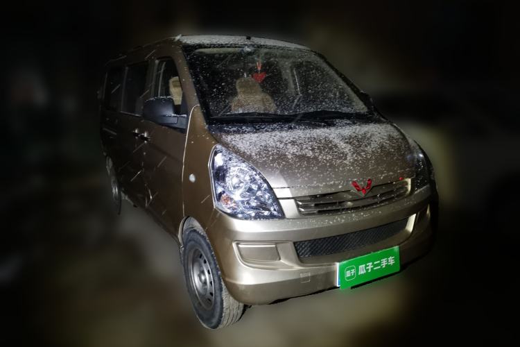 Used Wuling Rongguang S 2021 1.2L Base Model 7-Seater LSI Front Right 45 Deg