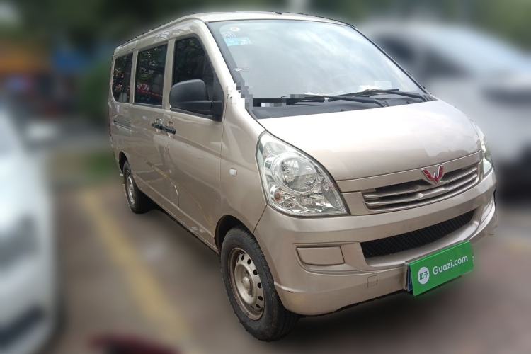 Used Wuling Rongguang S 2021 1.2L Base Model 7-Seater LSI Front Right 45 Deg