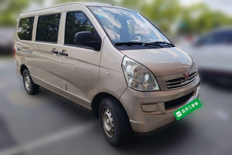 Used Wuling Rongguang S 2021 1.2L Base Model 7-Seater LSI Front Right 45 Deg