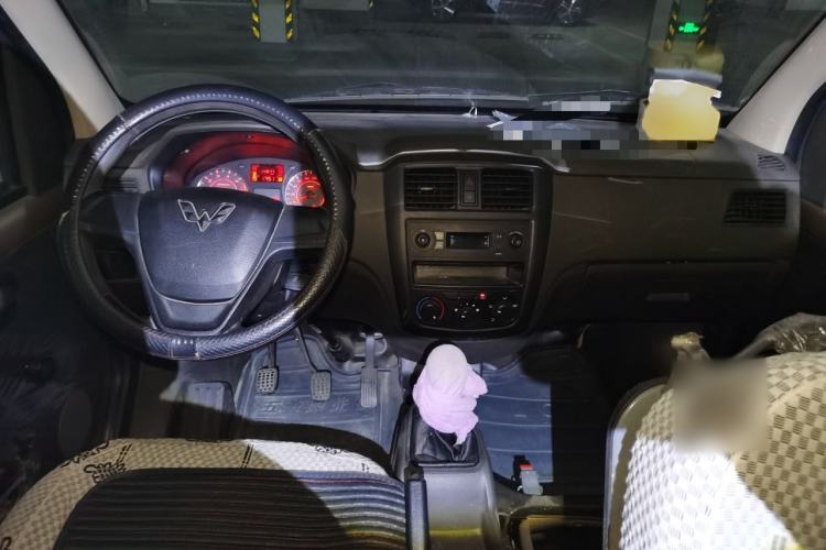 Used Wuling Rongguang S 2021 1.2L Base Model 7-Seater LSI Interior 2