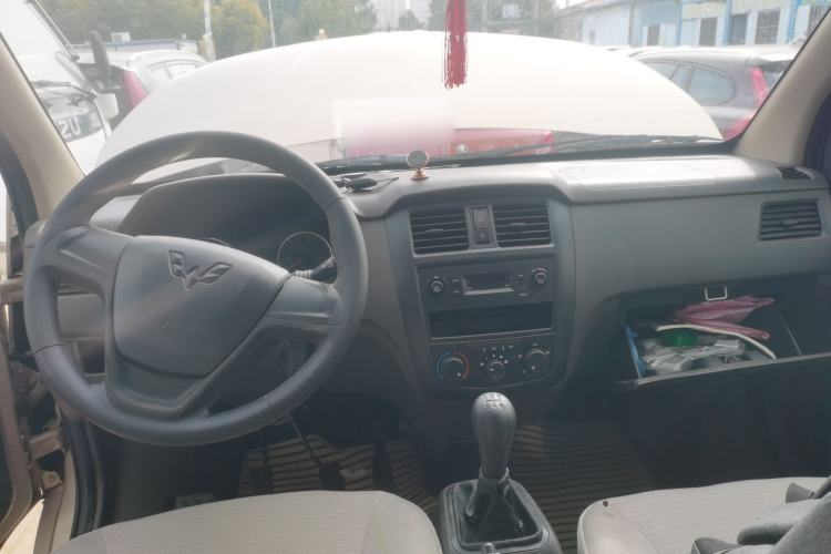 Used Wuling Rongguang S 2021 1.2L Base Model 7-Seater LSI Interior 2