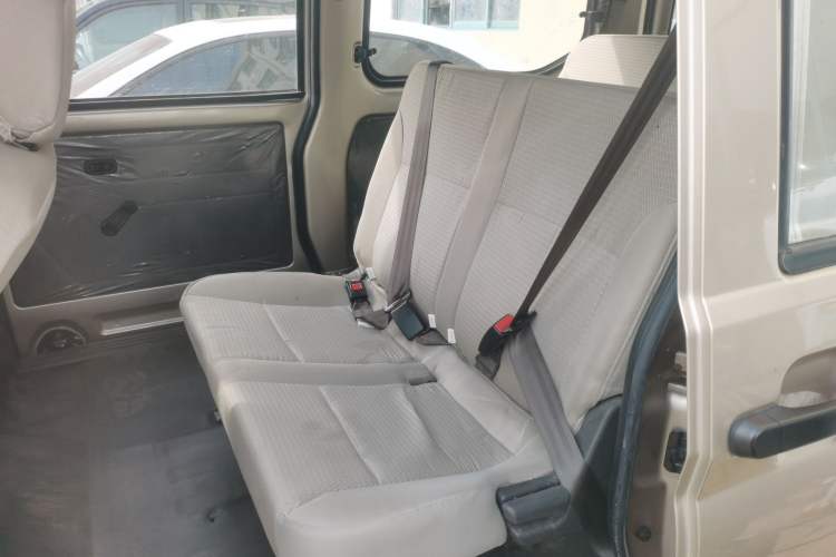 Used Wuling Rongguang S 2021 1.2L Base Model 7-Seater LSI Interior 4