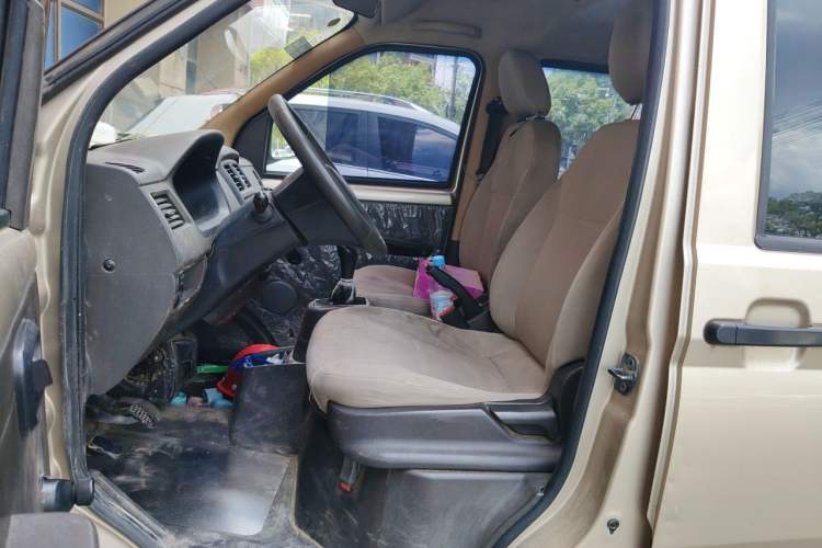 Used Wuling Rongguang S 2021 1.2L Base Model 7-Seater LSI Left Front Seat
