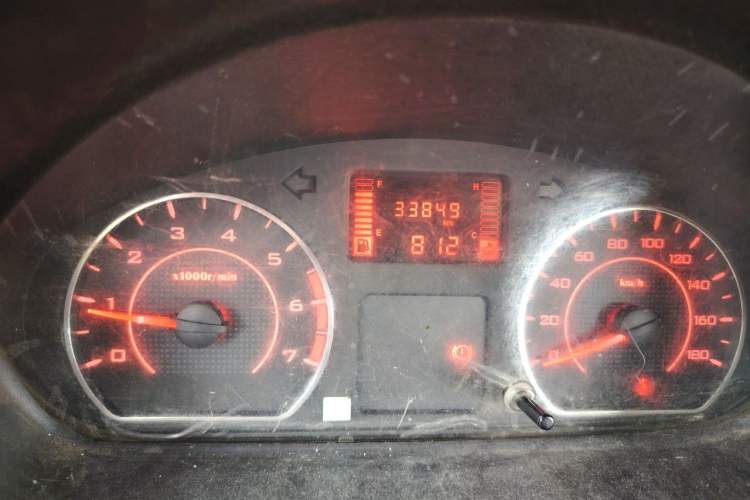 Used Wuling Rongguang S 2021 1.2L Base Model 5-Seater LSI Odometer Close Up