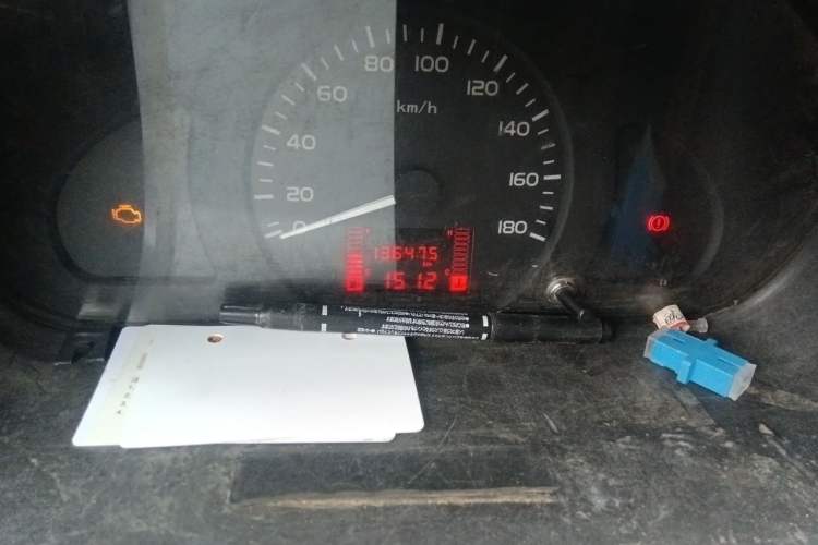 Used Wuling Rongguang S 2021 1.2L Base Model 7-Seater LSI Odometer Close Up