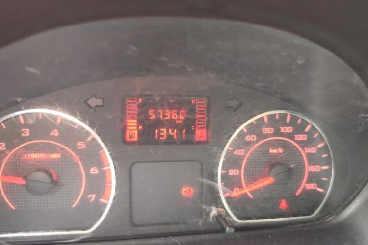 Used Wuling Rongguang S 2021 1.2L Base Model 7-Seater LSI Odometer Close Up