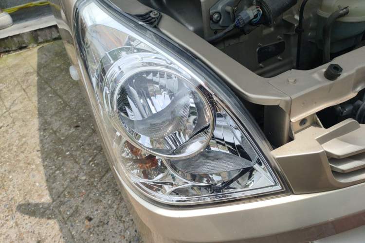 Used Wuling Rongguang S 2021 1.2L Base Model 5-Seater LSI Right Front Headlight