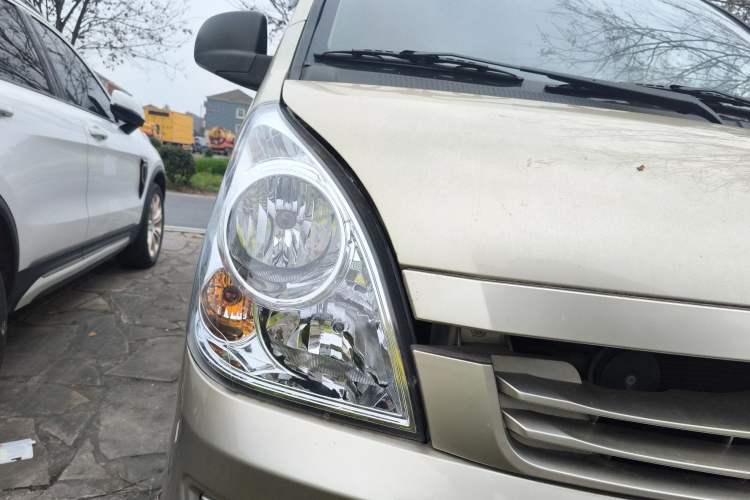 Used Wuling Rongguang S 2021 1.2L Base Model Window-Sealed 5-Seat LSI Car Right Front Headlight