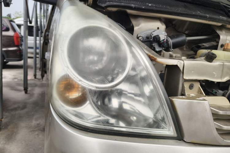 Used Wuling Rongguang S 2021 1.2L Base Model 7-Seater LSI Right Front Headlight
