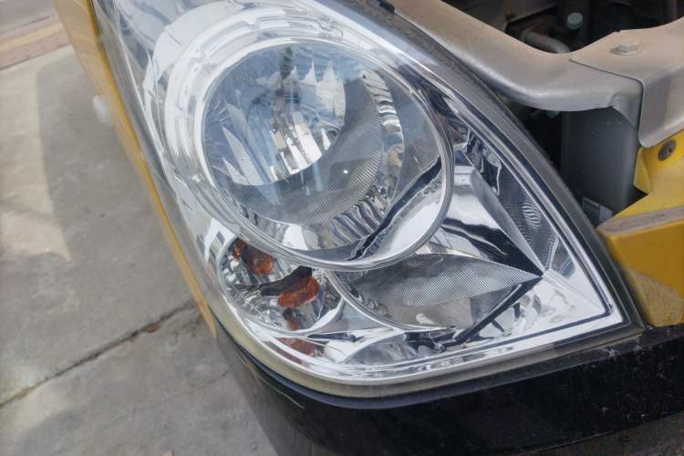 Used Wuling Rongguang S 2021 1.2L Base Model Window-Sealed 2-Seat LSI Car Right Front Headlight