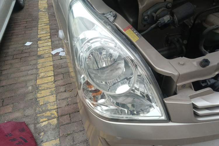 Used Wuling Rongguang S 2021 1.2L Base Model 7-Seater LSI Right Front Headlight