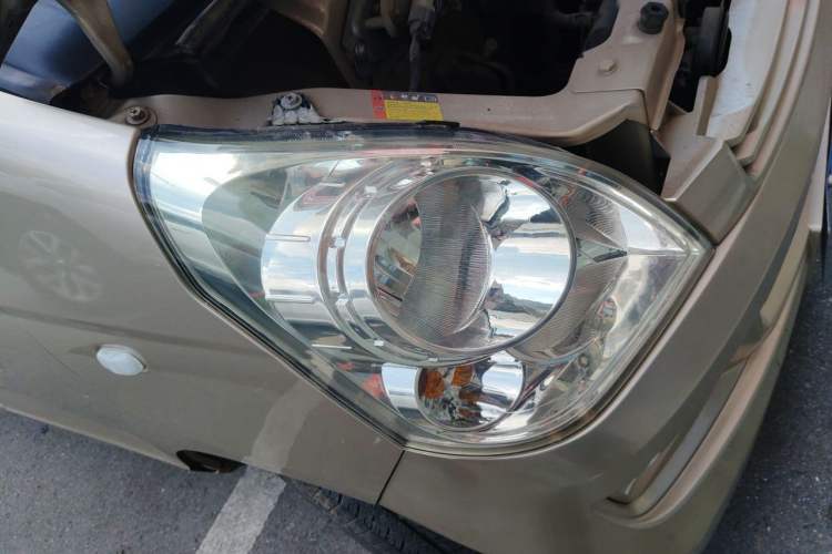Used Wuling Rongguang S 2021 1.2L Base Model 7-Seater LSI Right Front Headlight