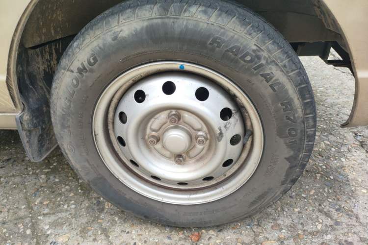 Used Wuling Rongguang S 2021 1.2L Base Model 5-Seater LSI Right Front Wheel Hub