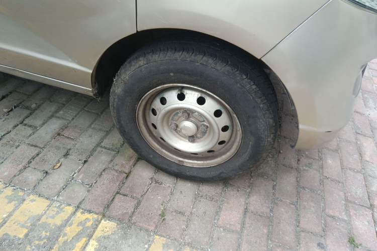 Used Wuling Rongguang S 2021 1.2L Base Model 7-Seater LSI Right Front Wheel Hub