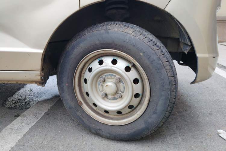 Used Wuling Rongguang S 2021 1.2L Base Model 7-Seater LSI Right Front Wheel Hub