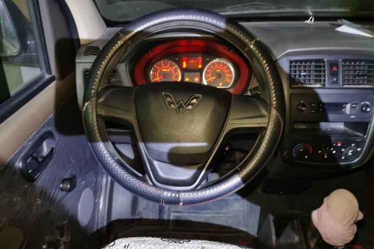 Used Wuling Rongguang S 2021 1.2L Base Model 7-Seater LSI Steering Wheel