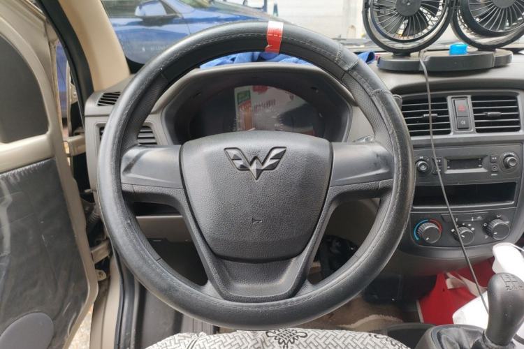 Used Wuling Rongguang S 2021 1.2L Base Model 5-Seater LSI Steering Wheel