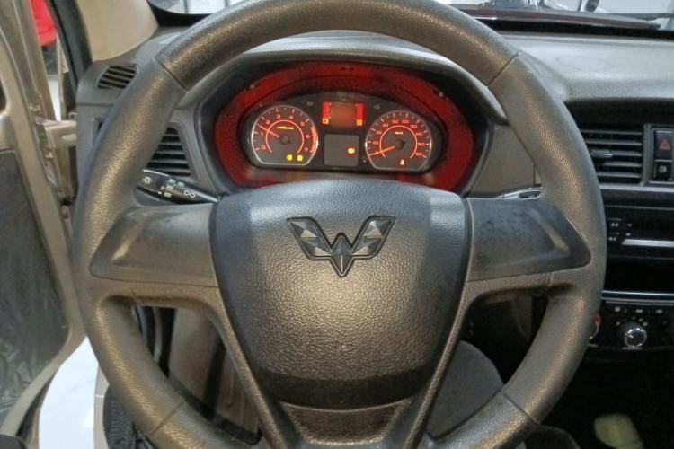 Used Wuling Rongguang S 2021 1.2L Base Model 7-Seater LSI Steering Wheel