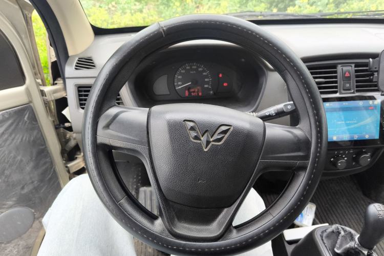 Used Wuling Rongguang S 2021 1.2L Base Model Window-Sealed 5-Seat LSI Car Steering Wheel