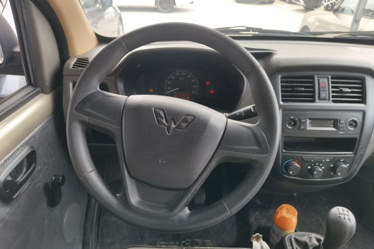 Used Wuling Rongguang S 2021 1.2L Base Model 7-Seater LSI Steering Wheel
