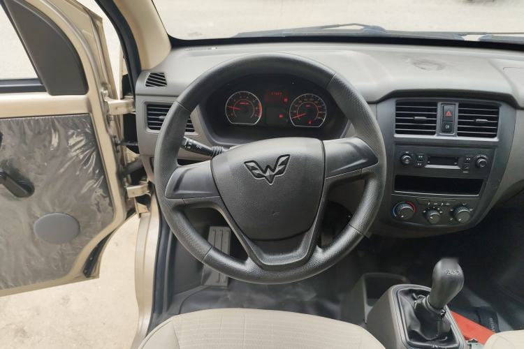 Used Wuling Rongguang S 2021 1.2L Base Model 7-Seater LSI Steering Wheel