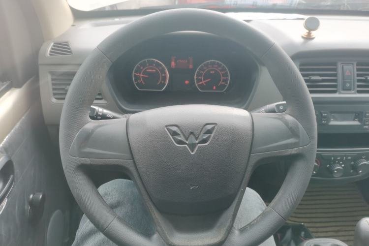 Used Wuling Rongguang S 2021 1.2L Base Model 7-Seater LSI Steering Wheel