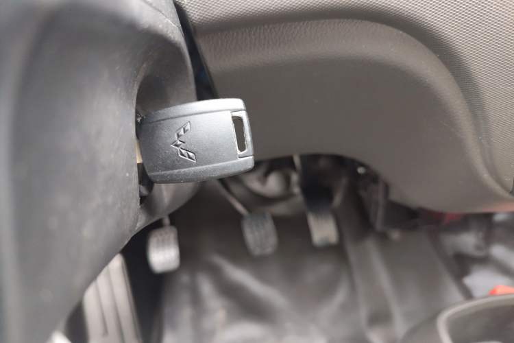 Used Wuling Rongguang S 2021 1.2L Base Model 7-Seater LSI Vehicle Key