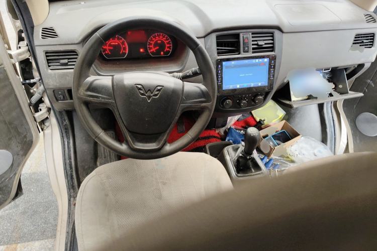 Used Wuling Rongguang S 2022 1.2L Base Version 5-Seater LSI Center Console