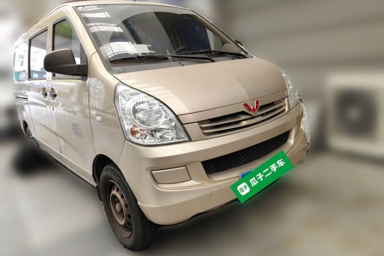 Used Wuling Rongguang S 2022 1.2L Base Version 5-Seater LSI Front Right 45 Deg