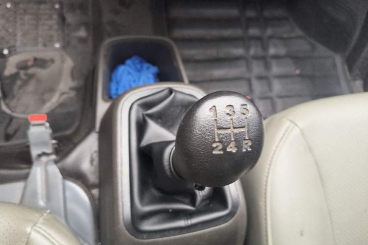 Used Wuling Rongguang S 2022 1.2L Standard Edition Air-Conditioned 5-Seater LSI Gear Lever