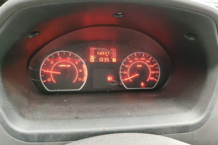 Used Wuling Rongguang S 2022 1.2L Base Version 5-Seater LSI Odometer Close Up