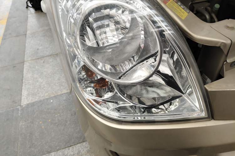 Used Wuling Rongguang S 2022 1.2L Base Version 5-Seater LSI Right Front Headlight