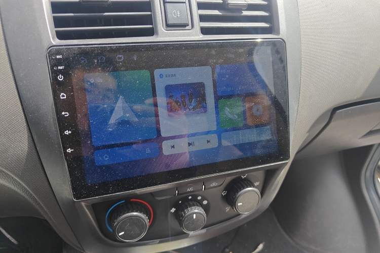 Used Wuling Rongguang S 2022 1.2L Base Model Window-Sealed 5-Seat LSI Car Audio And AC Panel