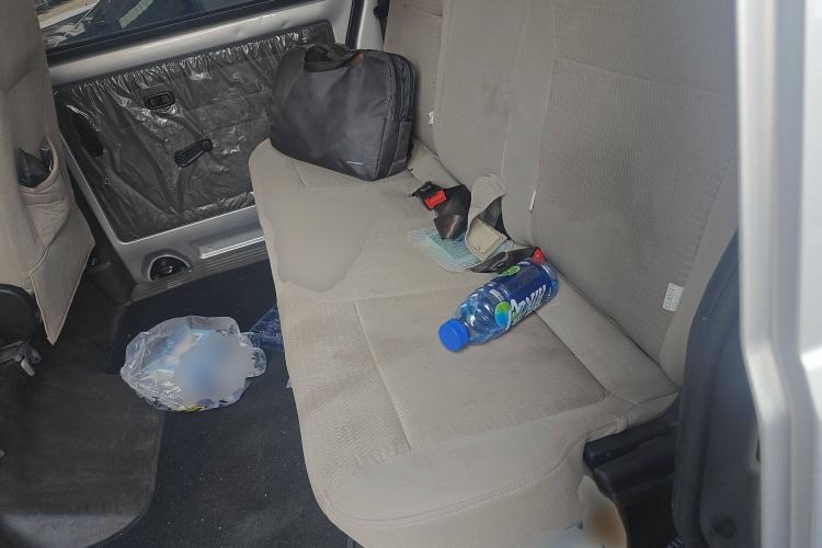 Used Wuling Rongguang S 2022 1.2L Base Model Window-Sealed 5-Seat LSI Car Interior 4