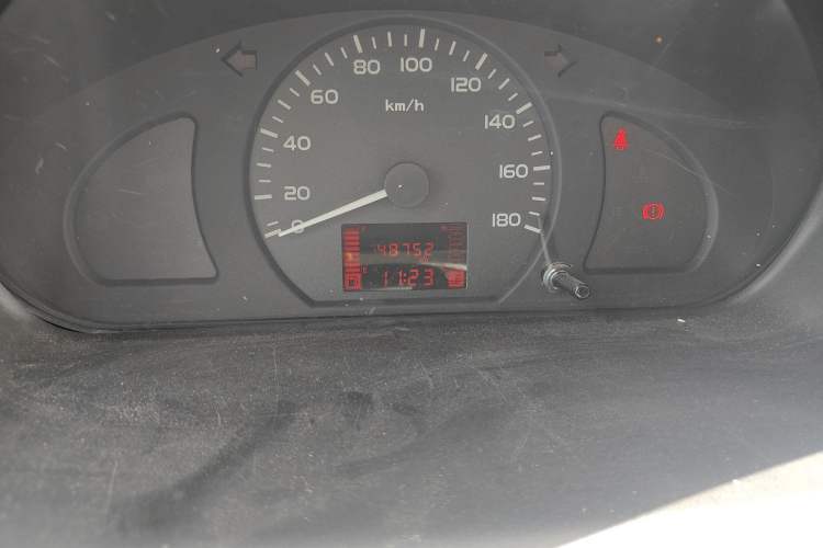 Used Wuling Rongguang S 2022 1.2L Base Model Window-Sealed 5-Seat LSI Car Odometer Close Up