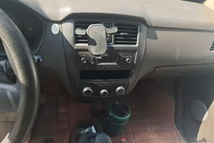 Used Wuling Rongguang S 2022 1.2L Standard Model Window-Sealed Car with Air Conditioning 2 Seats LSI Audio And AC Panel