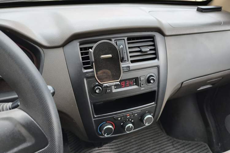 Used Wuling Rongguang S 2022 1.2L Base Model 7-Seater LSI Audio And AC Panel
