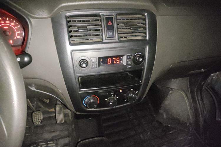 Used Wuling Rongguang S 2022 1.2L Base Version 5-Seater LSI Audio And AC Panel