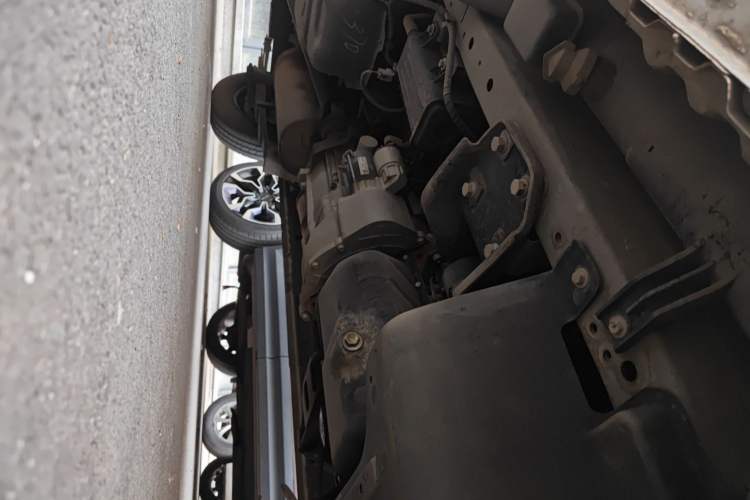 Used Wuling Rongguang S 2022 1.2L Base Model Window-Sealed 5-Seat LSI Car Chassis Front Right