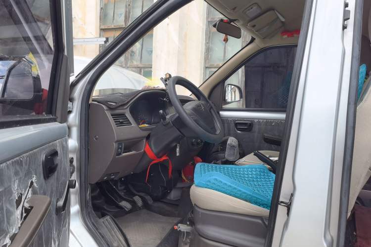 Used Wuling Rongguang S 2022 1.2L Base Model 7-Seater LSI Driver Seat