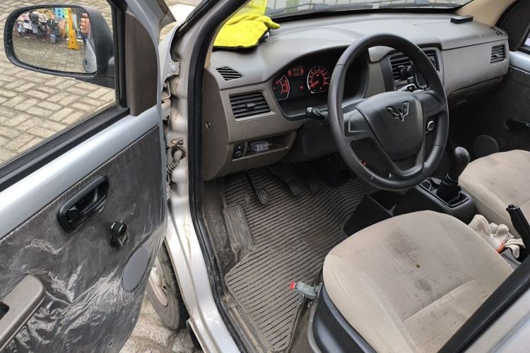 Used Wuling Rongguang S 2022 1.2L Base Model 7-Seater LSI Driver Seat