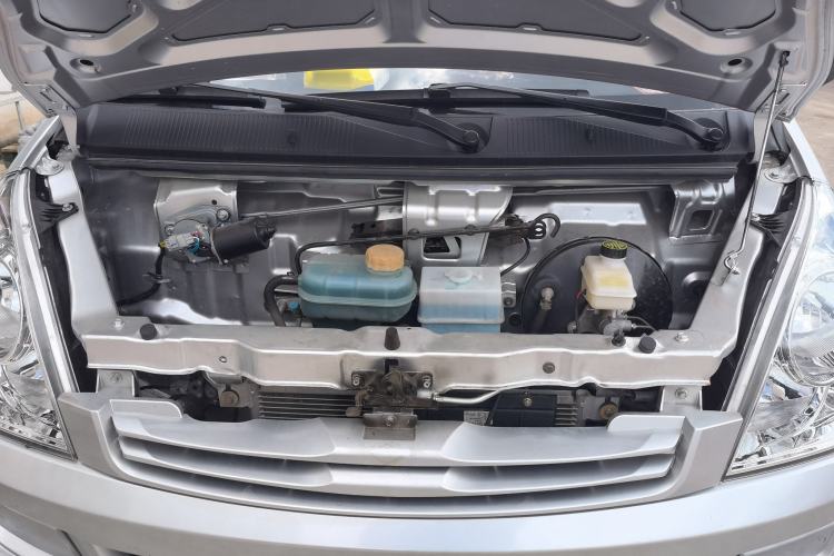 Used Wuling Rongguang S 2022 1.2L Base Model 7-Seater LSI Engine Bay