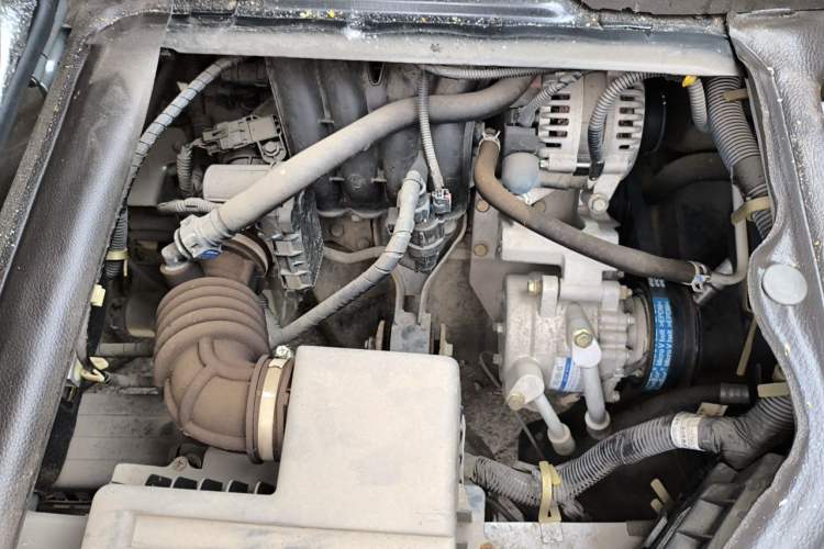 Used Wuling Rongguang S 2022 1.2L Base Model 7-Seater LSI Engine Bay