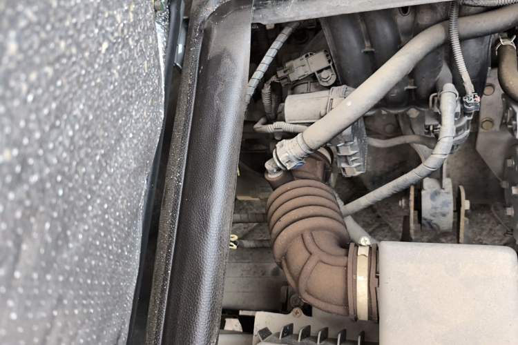 Used Wuling Rongguang S 2022 1.2L Base Model 7-Seater LSI Engine Bay Right