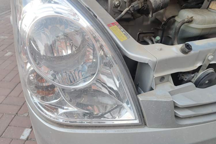 Used Wuling Rongguang S 2022 1.2L Base Model Window-Sealed 5-Seat LSI Car Exterior 6