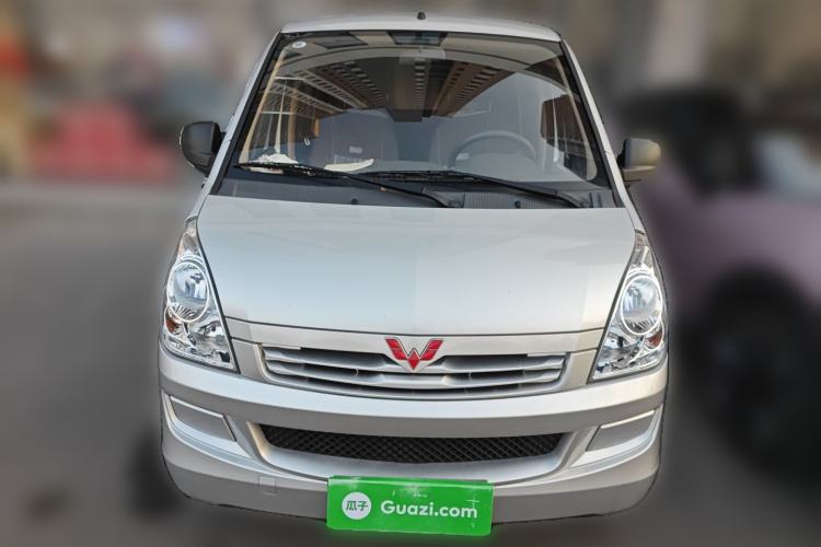 Used Wuling Rongguang S 2022 1.2L Base Model Window-Sealed 5-Seat LSI Car Front