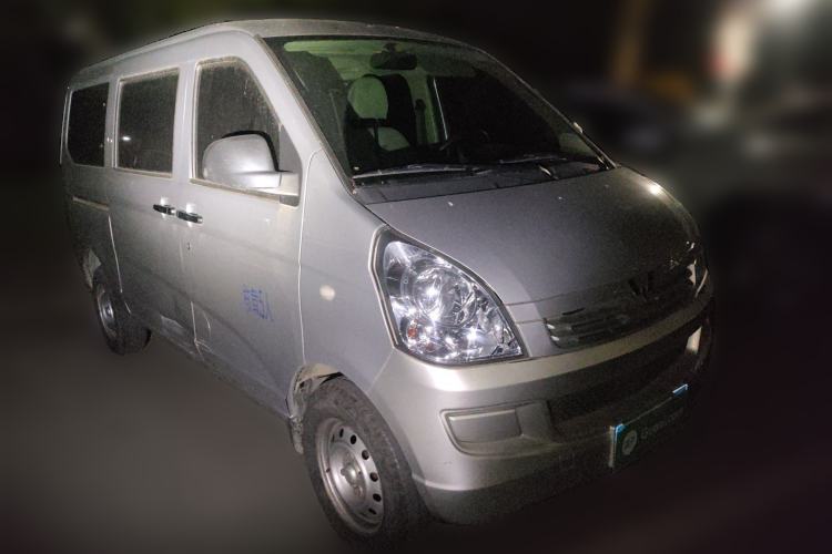 Used Wuling Rongguang S 2022 1.2L Base Version 5-Seater LSI Front Right 45 Deg